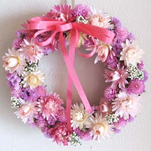 ミニリース◆スィートピンク◆ドライフラワー・お祝い・お誕生日・お礼・ホワイトデー・プレゼント・母の日・結婚祝い・新築祝いピンクがぎゅぎゅっと♪