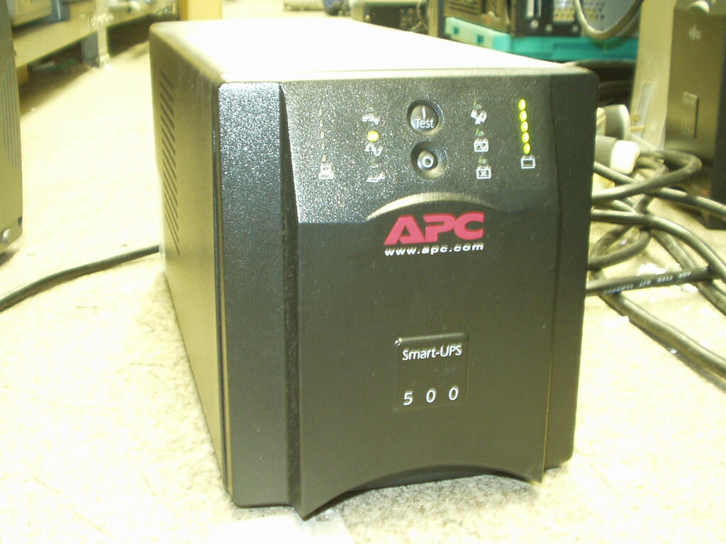 【中古】APC社 無停電電源装置 Smart-UPS500