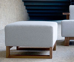 AW炵̊Ibg}ŃXbLƂfUCƂȂĂ܂Bstroke ottoman wa...