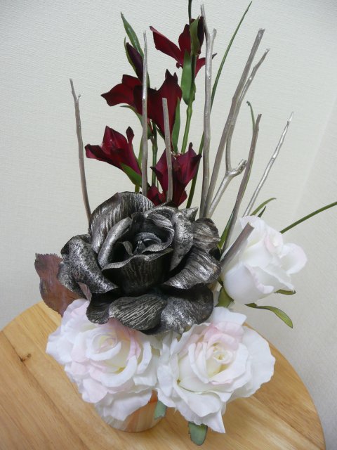 アートフラワー(高級造花)メタリックローズ アレンジメント