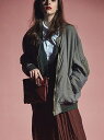 【SALE/50%OFF】beautiful people cotton silk moleskin big MA-1 ビューティフル ピープル コート/ジャケット【RBA_S】【RBA_E】【送料無料】:Stylifeのbeautiful people cotton silk moleskin big MA-1beautiful people(ビューティフル ピープル)cotton silk moleskin big MA-1オーバーサイズで抜け感たっぷりに仕上げたMA-1ブルゾン。モールスキンにシルクを使用し、高密度で織り上げることでハードな印象の素材に上品な光沢とソフトなドレープ性をプラス。また、製品染めを施し風合い豊かに仕上げています。エレガンスとカジュアルが同居した1点。1645102006-aaa-170 369445■■111■■【採寸】サイズバストウエストヒップ肩幅袖丈着丈170125.0113.092.052.553.565180126.0115.098.0535567商品のサイズについて【商品詳細】日本素材:絹59%コットン41%裏側:キュプラ50%コットン50%詰物:ポリエステル100%リブ:毛85%ナイロン14%ポリウレタン1%サイズ:170、180石油系ドライクリーニング※画面上と実物では多少色具合が異なって見える場合もございます。ご了承ください。商品のカラーについて 【予約商品について】 ※「先行予約販売中」「予約販売中」をご注文の際は予約商品についてをご確認ください。 ■重要なお知らせ当店では在庫を複数サイトで共有しているため、同時にご注文があった場合、売切れとなってしまう事がございます。お手数ですが、ご注文後に当店からお送りする「ご注文内容の確認メール」をご確認ください。 商品ページに記載しているメーカー希望小売価格は、楽天市場「商品価格ナビ」に登録されている価格に準じています。 商品の価格について 商品を2点以上ご注文の場合、発送予定日が表記と異なる場合がございます。詳しくは発送についてをご確認ください。beautiful peoplebeautiful peopleのブルゾンコート/ジャケットご注文・お届けについて発送ガイドラッピンググッズギフト配送NG2,000円以上送料無料ご利用ガイドよくあるご質問 http://hb.afl.rakuten.co.jp/hgc/g00rf711.q0w8265f.g00rf711.q0w838b2/?pc=http%3A%2F%2Fitem.rakuten.co.jp%2Fstylife%2F369445%2F&m=http%3A%2F%2Fm.rakuten.co.jp%2Fstylife%2Fi%2F11147412%2F