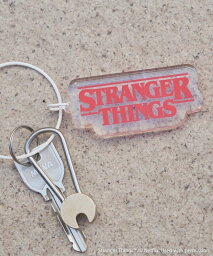 FREAK'S STORE Stranger Things Keychain <strong>フリークスストア</strong> ファッション雑貨 その他のファッション雑貨 レッド