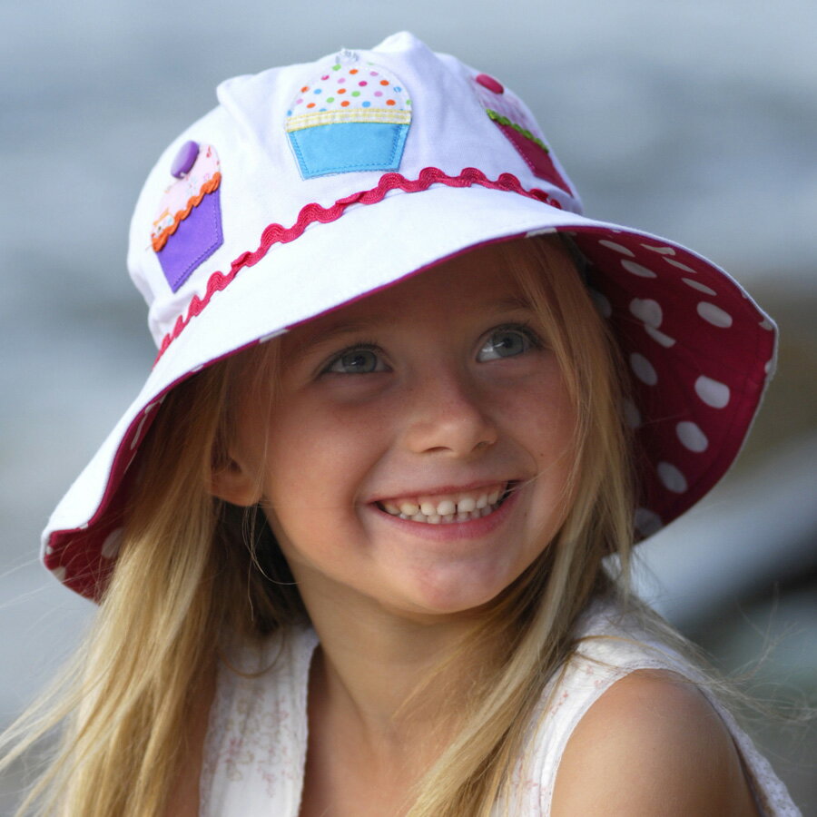 【レビューを書いて送料無料キャンペーン実施中】【欧米で大人気】UVカット 帽子（子供用） - キッズ　サン ハット - カップケーキ　KIDS　こども　　※紫外線カット(UVカット)最高値のUPF50+