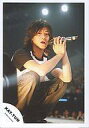 【中古】生写真(男性)/アイドル/KAT-TUN KAT-TUN/赤西仁/しゃがみ/両手マイク/口開き/公式生写真【10P06may13】【fs2gm】【画】