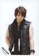 【中古】生写真(男性)/アイドル/KAT-TUN KAT-TUN/亀梨和也/上半身/背景白/衣装黒/右手腰/公式生写真【10P3Aug12】【0720otoku-p】【画】