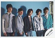 【中古】生写真(男性)/アイドル/KAT-TUN KAT-TUN/5人/横型/膝上/ブルーカーテン/目線右【10P23Jul12】【0720otoku-p】【画】