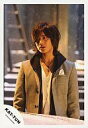 【中古】生写真(男性)/アイドル/KAT-TUN KAT-TUN/赤西仁/腰上/グレージャケット・背景雪/公式生写真【10P06may13】【fs2gm】【画】