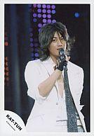 【中古】生写真(男性)/アイドル/KAT-TUN KAT-TUN/赤西仁/上半身/白シャツ/右手マイク/公式生写真【10P06may13】【fs2gm】【画】