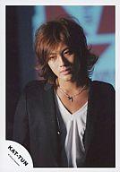 【中古】生写真(男性)/アイドル/KAT-TUN KAT-TUN/赤西仁/上半身/ジャケット黒/白インナー/首傾け/公式生写真【10P06may13】【fs2gm】【画】