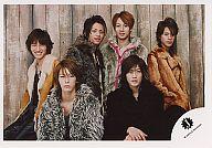 【中古】生写真(男性)/アイドル/KAT-TUN KAT-TUN/6人/横型・ファー付きの衣装・背景木の壁/公式生写真【10P23Jul12】【0720otoku-p】【画】