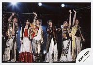 【中古】生写真(男性)/アイドル/KAT-TUN KAT-TUN/集合(6人)/横型・ライブフォト・中丸と田中ピース・亀梨と田口右手上/公式生写真【10P23Jul12】【0720otoku-p】【画】