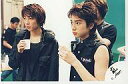 【中古】生写真(ジャニーズ)/アイドル/嵐 嵐/相葉雅紀・松本潤/横型・上半身・手に紙コップ・衣装黒・目線左・背景緑/公式生写真