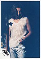 【中古】生写真(男性)/アイドル/SMAP SMAP・木村拓哉/膝上・背景黒・左手ポケット・ブレスレット/公式生写真【10P01Mar15】【画】 - ネットショップ駿河屋　楽天市場店