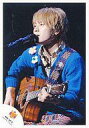 【中古】生写真(ジャニーズ)/アイドル/関ジャニ∞ /MIE 0519 : 関ジャニ∞/安田章大/ライブフォト・上半身・座り・衣装青・ギター・背景黒/えっ! ホンマ!? ビックリ!! TOUR 2007/公式生写真【タイムセール】