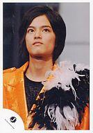 【中古】生写真(ジャニーズ)/アイドル/NYC NYC/<strong>中山優馬</strong>/ライブフォト・バストアップ・衣装オレンジ・目線上/公式生写真