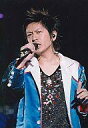 【中古】生写真(男性)/アイドル/V6 V6/森田剛/ライブフォト・上半身・衣装青・黒・右手マイク・イヤホン・背景黒・枠無し/公式生写真【10P06may13】【fs2gm】【画】