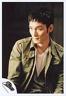 【中古】生写真(ジャニーズ)/アイドル/SMAP SMAP/草なぎ剛/上半身・衣装緑白黒・背景黒/公式生写真【02P03Sep16】【画】 - ネットショップ駿河屋　楽天市場店