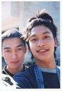 【中古】生写真(ジャニーズ)/アイドル/SMAP SMAP/草なぎ剛・香取慎吾/顔アップ・トレーナー黒・野外/公式生写真【02P09Jul16】【画】 - ネットショップ駿河屋 楽天市場店