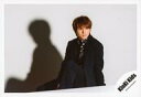 【中古】生写真(ジャニーズ)/アイドル/KinKi Kids KinKi Kids/堂本光一/横型・膝上・座り・衣装黒グレー・体左向き・左膝立て・顔右向き・目線右・背景白/「N album」ジャケ写撮影&「なんねんたっても」PV撮影/公式生写真
