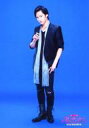 【中古】生写真(男性)/俳優 土井一海(幸之助)/全身・背景青・キャラクターショット/Aセット/舞台「私のホストちゃん REBORN」美しすぎる!キメ立ちショット