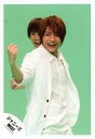 【エントリーでポイント最大19倍!(5月16日01:59まで!)】【中古】生写真(ジャニーズ)/アイドル/ジャニーズWEST ジャニーズWEST/中間淳太/膝上・衣装白・体右向き・右手グー・口開け・後ろにメンバー・背景緑/公式生写真
