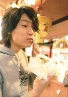 【中古】生写真(男性)/俳優 兼崎健太郎/バストアップ・衣装グレー・食べ物・左手口元/イベント特典生写真