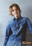 【中古】生写真(ジャニーズ)/アイドル/関西ジャニーズJr. 関西ジャニーズJr./<strong>室龍太</strong>/上半身・衣装青・デニム・口閉じ・首傾げ・背景グレー/関西ジャニーズJr. X’mas Show 2014