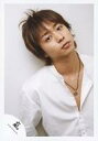【中古】生写真(ジャニーズ)/アイドル/嵐 嵐/櫻井翔/バストアップ・衣装白・ネックレス・左肩上げ・首傾げ/公式生写真 【中古】生写真(ジャニーズ)/アイドル/嵐 嵐/櫻井翔/バストアップ・衣装白・ネックレス・左肩上げ・首傾げ/公式生写真