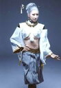 【中古】生写真(女性)/タレント 浅田舞(芦屋弓月)/膝上・衣装白・右手腰・顔右向き・背景グレー・キャラクターショット/舞台「煉獄に笑う」ブロマイドセットB【タイムセール】