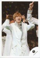 【中古】生写真(ジャニーズ)/アイドル/ジャニーズJr. ジャニーズJr./七五三掛龍也/ライブフォト・上半身・衣装白・左手マイク・体正面/17春 <strong>中山優馬</strong>さん・ジャニーズJr.「ジャニーズ大運動会 2017」ライブフォト/公式生写真