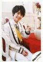 【中古】生写真(ジャニーズ)/アイドル/King & Prince King & Prince/橋海人/膝上・座り・衣装白・左手花びら持つ/「シンデレラガール」PV&ジャケ写撮影オフショット