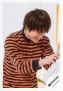 【中古】生写真(ジャニーズ)/アイドル/関ジャニ∞ 関ジャニ∞/安田章大/上半身・衣装オレンジ紺・体やや右向き/アルバム「GR8EST」MV&ジャケ写撮影オフショット