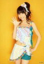 【中古】生写真(AKB48・SKE48)/アイドル/AKB48 近野莉菜/膝上・衣装白・虹色・右手パー・左手腰・背景オレンジ/公式生写真