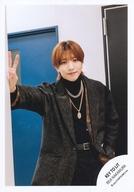 【中古】生写真(STARTO)/アイドル/KEY TO LIT KEY TO LIT/<strong>中村嶺亜</strong>/膝上/プロフィール写真撮影オフショット2025 第2弾/公式生写真