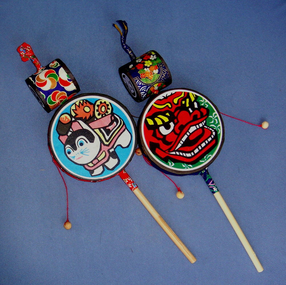 日本製　伝統玩具　郷土玩具　昔のおもちゃ　でんでん太鼓　でんでんだいこ　たいこ　○本品の色・柄は当店にお任せ頂くようになります。