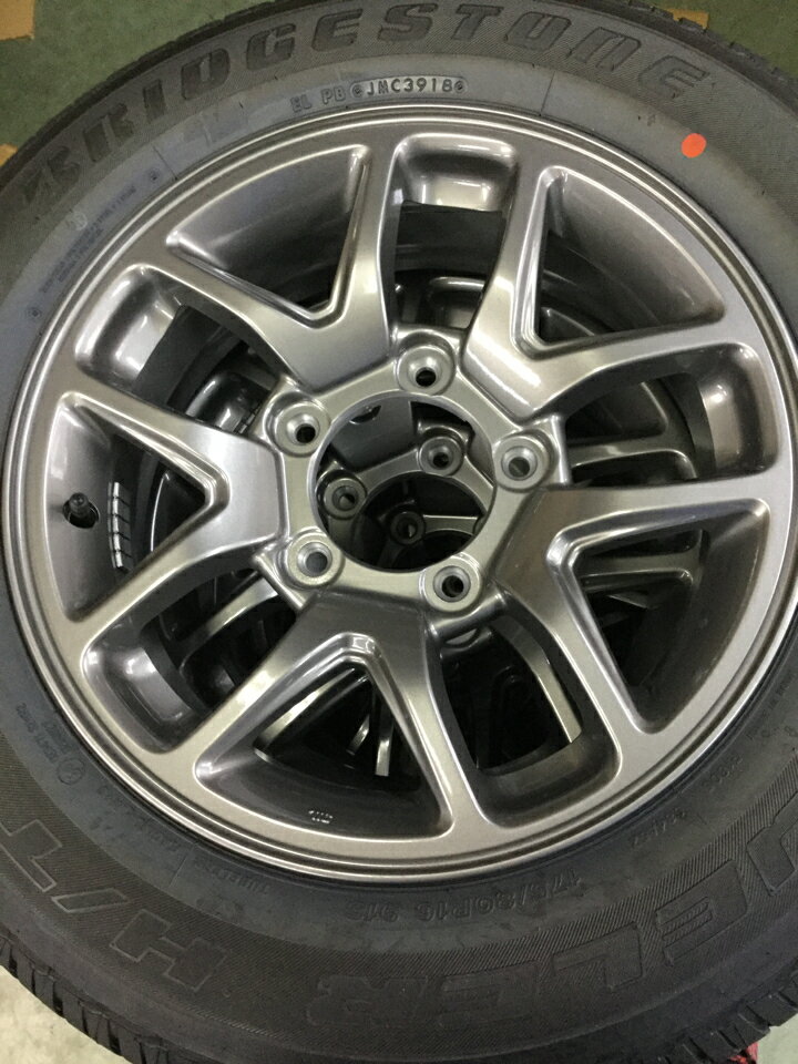 【アウトレット】スズキジムニー<strong>JB64W</strong>純正アルミホイール＋純正<strong>タイヤ</strong>175/80R16　4本2022年製造　約10km走行【送料無料（沖縄、離島等一部地域除く）】【<strong>中古</strong>】