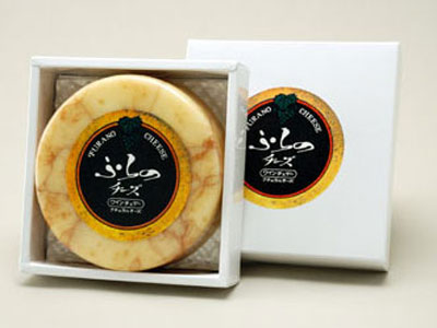 北海道富良野産　ワインチェダーチーズ　225g