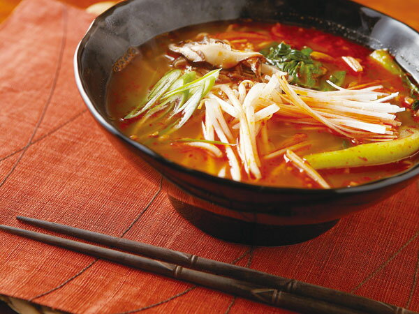 黒釉　手びねりめん鉢　ラーメン丼ぶり/麺鉢/和食器/大鉢/どんぶり/うどん鉢/大きな鉢/黒い食器