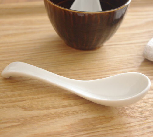 丸みのあるレンゲ（ホワイト）　白い食器/鍋小物/陶製スプーン/中華食器/スプーン