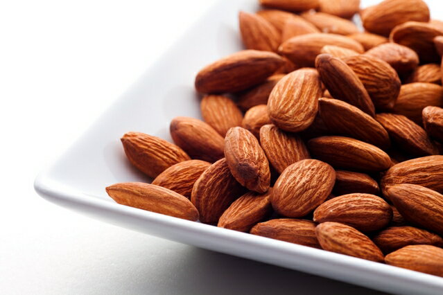 【レビューでおまけ♪】　世界美食探究　アーモンド カリフォルニア産 1kg 素焼き 無塩、無油　Almond　【メール便不可】