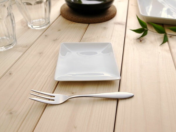 TF 10cm プチ角皿(アウトレット)【白い食器 プチシリーズ スクエア】とっても薄くてちっちゃいスクエアプレートです♪