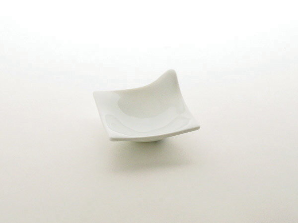 コワケ（kowake） 手つき小皿　【深山 miyama】白い食器持ちやすい手付き小皿！仕切り皿と合わせてお使いください。