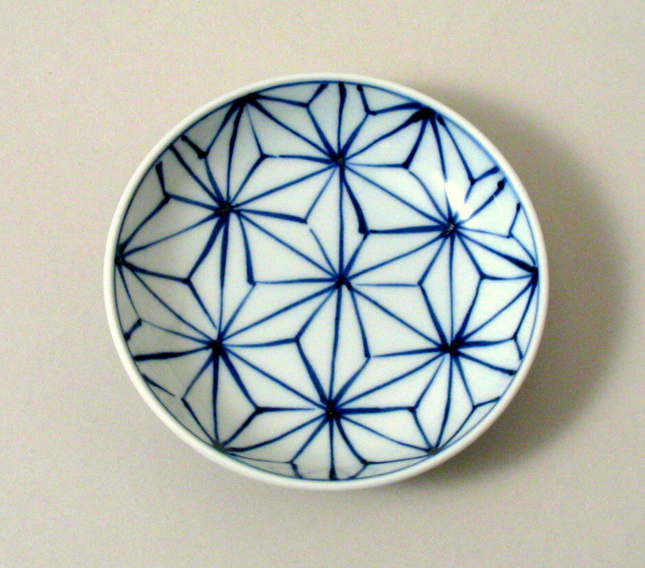 青花　麻の葉3.6寸深小皿