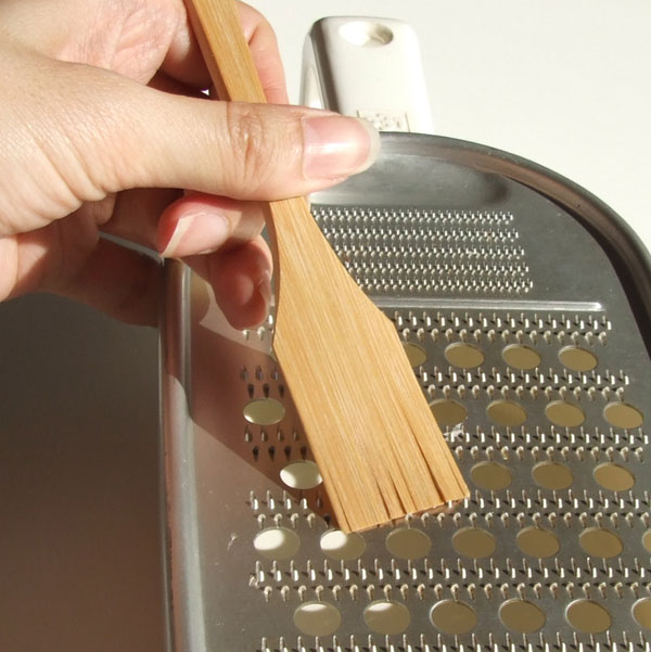 竹の小道具 竹製 竹 スクレーパー スクレイパー ハケ 薬味などをかき寄せるのに便利 目詰りなどをスッキリお掃除 先が細いので隅々まできれいに取れる 使いやすい 料理 お菓子作り しなりがきく 清潔 おろし金 種類 調理 道具