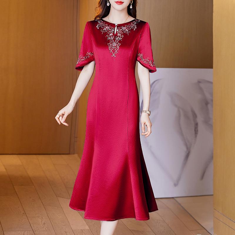 ワンピース レディース 母親 服装 結婚式 披露宴 フォーマルドレス Aライン ひざ丈 ミモレ丈 レッド ブルー ポリエステル エレガント 上品 清楚 きれいめ お呼ばれ パーティー