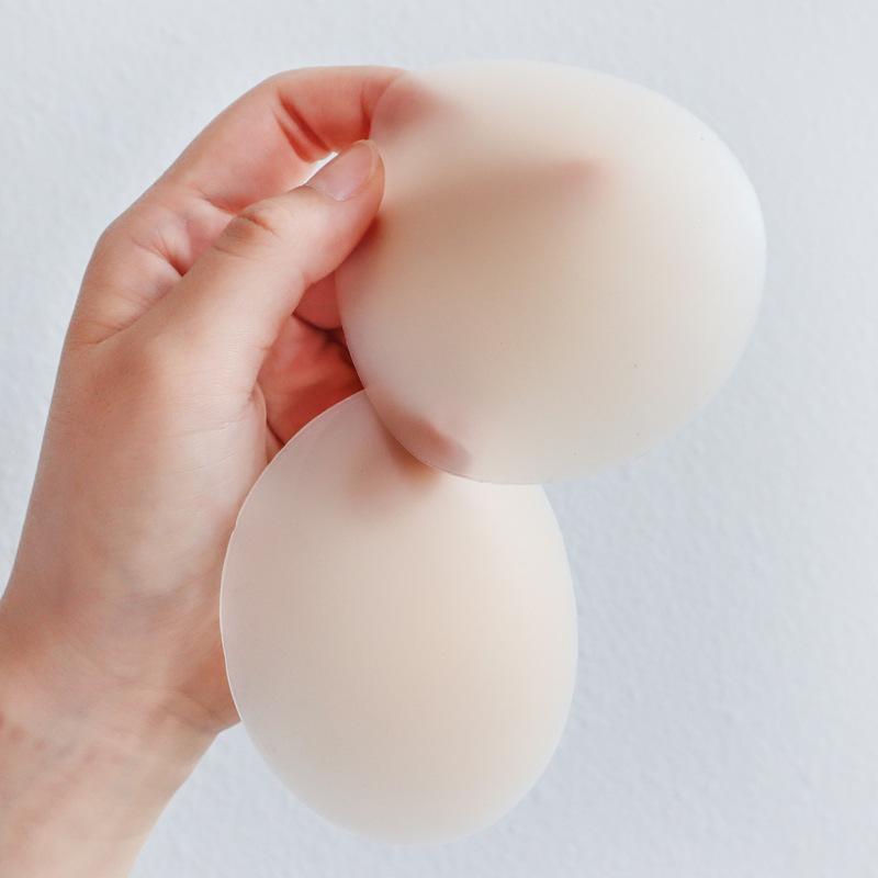 ブラジャー レディース シリコンブラ ニップレス ウェディングドレス インナー 薄型 ヌードブラ ラウンド型 透明 粘着性 再利用可能