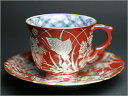 京焼清水焼の珈琲椀皿　赤地に銀彩で花蝶を描いた和のコーヒーカップ