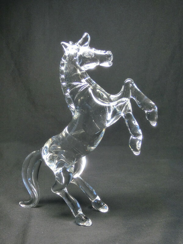 クリスタル製 立馬 <風水グッズ・開運グッズ・幸運の置物> 勇猛に立ち上がる馬の置物 ガラス 立ち馬