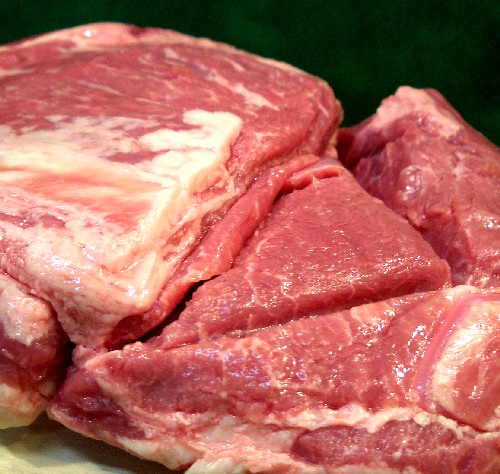 ラム(仔羊）肩肉　ブロック（ラムショルダー丸々★ラム肉かたまり）　ジンギスカンやステーキ肉、塊肉で焼肉三昧・バーベキュー肉に！ラム肉業務用サイズ【あすらく対象をご確認下さい】
