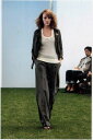 【正規取扱店】beautiful people 17S/S 定番ライダースジャケット shrink leather riders jacket シュリンク レザーライダースジャケット black(ブラック) (ビューティフルピープル):beautiful people ビューティフルピープル 17S/S beautiful people 定番人気のライダースジャケット。 レザーは着込むほどになじんで柔らかくなる羊革を使用。 雰囲気のあるシュリンク加工が施されており、なんともいえないユーズド感を醸し出しています。 ダブルラーダースに求められるタイトシルエットでありつつ、肩口はタック仕様(ハンティングに使用されるボットスリーブ)で動きやすく快適な着心地を両立した、まさに名品。 こだわり抜いて作られたディテールとバランス感が最高の1着。 愛着を持って着て頂ける普遍的なデザインで長年重宝するアイテムです。 モデル : 160cm 45kg モデル着用SIZE : 130 SIZE 130 : 着丈47.0cm 肩幅35.0cm 身幅41.5cm 袖丈47.0cm 袖幅17.5cm 袖口幅12.0cm 裾幅42.0cm SIZE 140 : 着丈48.0cm 肩幅36.0cm 身幅43.0cm 袖丈50.0cm 袖幅18.0cm 袖口幅12.1cm 裾幅43.0cm 品番 : 1715402401 COLOR : BLACK FABRIC : SHEEP LEATHER (羊革) LINING : COTTON 50% CUPRA 50% できるだけ現物に近いお色で撮影することを心がけておりますが、光の具合により若干お色の見え方に誤差が生じる場合がございます事を御理解下さい。 http://hb.afl.rakuten.co.jp/hgc/g00qblm1.q0w82e2c.g00qblm1.q0w83c72/?pc=http%3A%2F%2Fitem.rakuten.co.jp%2Fthepark%2Fbeautifulpeople-riders%2F&m=http%3A%2F%2Fm.rakuten.co.jp%2Fthepark%2Fi%2F10002584%2F